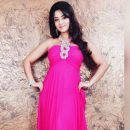 Shubhi Sharma Honoured With Best Supporting Actress Award At 12th Bhojpuri Cinema Awards 2017