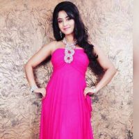 Shubhi Sharma Honoured With Best Supporting Actress Award At 12th Bhojpuri Cinema Awards 2017