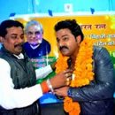 Pawan Singh Celebratees Birthday Of Atal Bihari Bajpai On The Sets Of Film Wanted