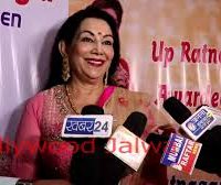 Alka Bhatnagar  UP Ratna 2018 – A versatile Singer Felicitated