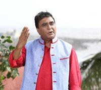 Musical Salutation To PM Narendra Modi Sung By Ravindra Singh