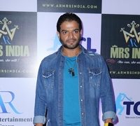 Karan Patel And Arshi Khan At AR Mrs India 2019