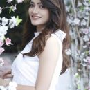 Actress Samikssha Batnagar Recreates Magic Of Asha Bhosle And Rafi’s Songs  – Isharon Isharon Mein Dil Lene Waale