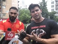 India’s Fitness Icon Sahil Khan Takes A Stand For His Gold Gym Trainer