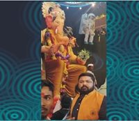 World Champion Gaurav Sharma Visits At The Darbar Of  Lalbagh Ke Raja For Blessings