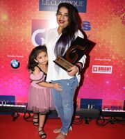 Karishma Shetty won Iconic Celebrity Spiritual Coach at Midday Awards