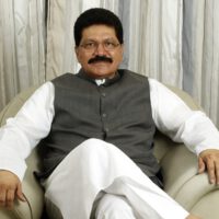 Dr Abdul Rehman Vanoo Helps Daily Workers In Bollywood With Necessities