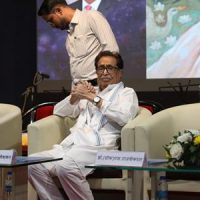 पुण्यात भारतरत्न लता दीनानाथ मंगेशकर स्मृती समारोह व लता मंगेशकर वैद्यक रत्न पुरस्कार वितरण सोहळा संपन्न