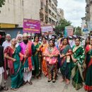 कलाकारांच्या दिंडीत रिपब्लिकन नेत्या तथा निर्माती संघमित्रा ताई गायकवाड यांचा उत्स्फूर्त सहभाग